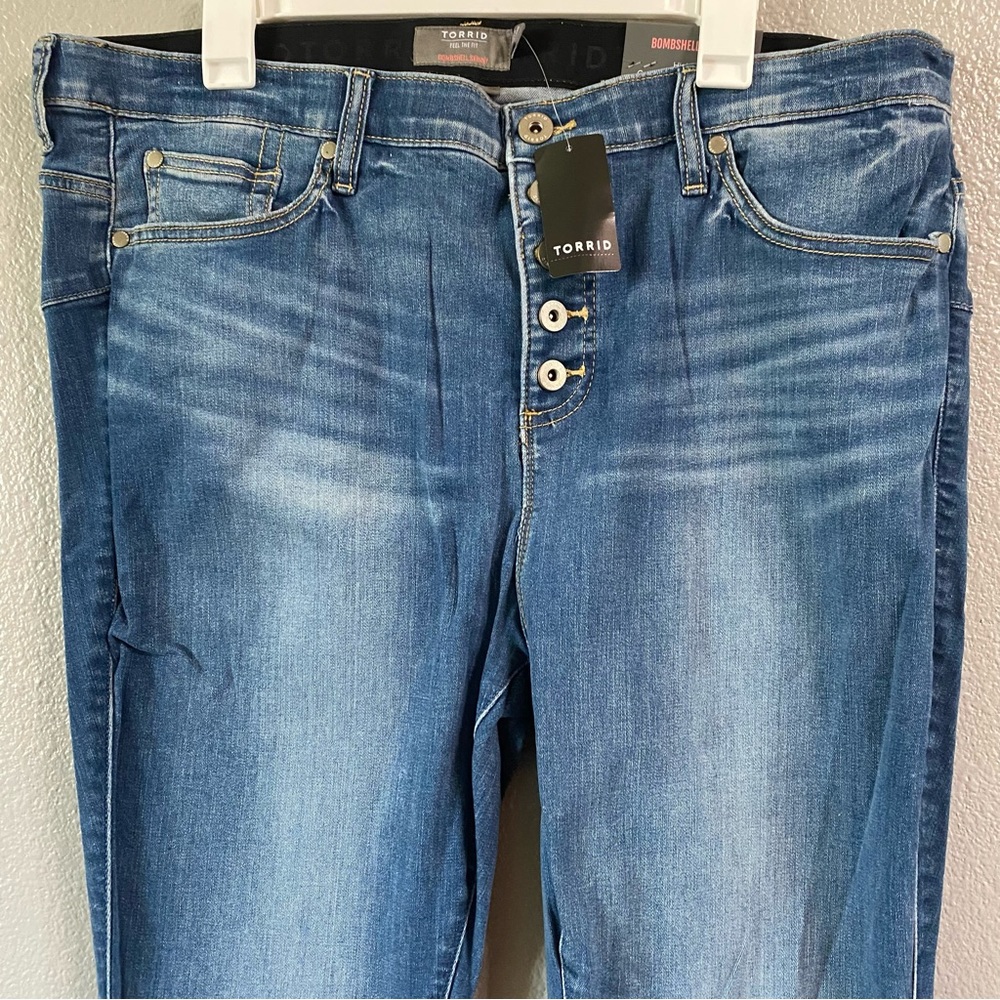 Torrid Bombshell Jeans Size 20XS Extra Short Ankle Blue High Waist Med Wash - Picture 2 of 11